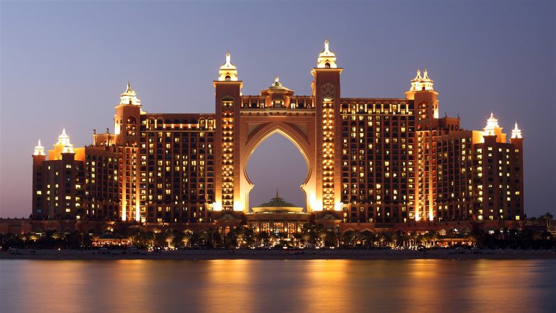 选择信誉良好的旅行社是确保旅行顺利的关键。以下是一些选择旅行社的参考因素：
